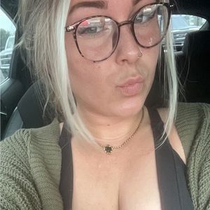 Meet your Posher, Alicia